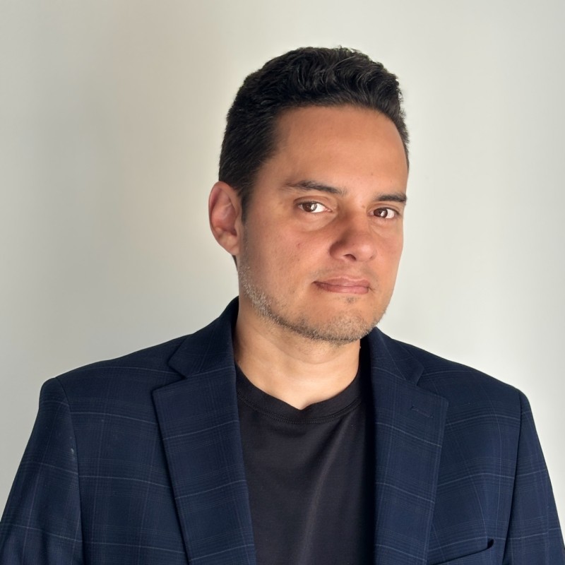 Diego Pineda headshot